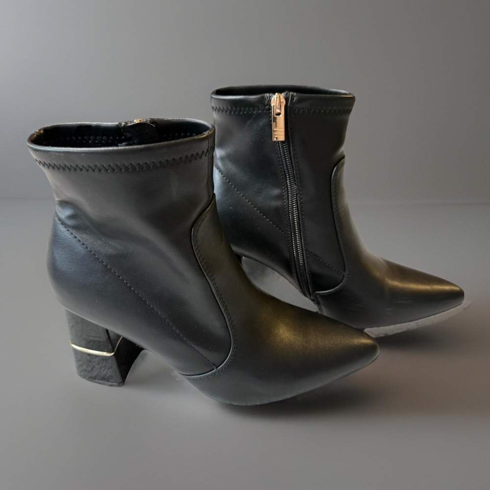London Fog Jericho Boots Black Faux Leather With Gold Embellishing Womens Size 8